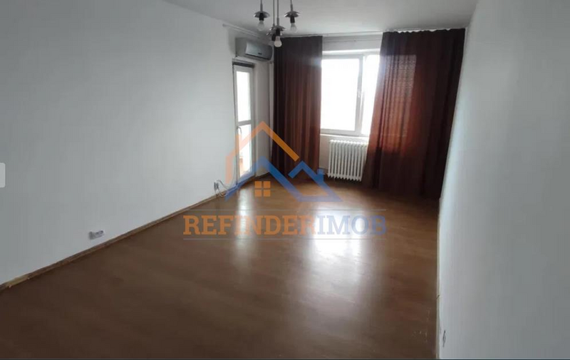Rahova (langa Piata), apartament 3 camere.