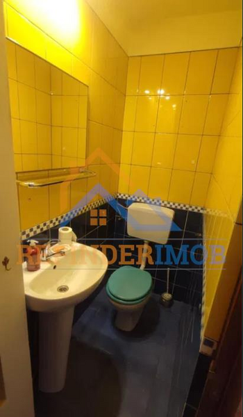 Rahova (langa Piata), apartament 3 camere.